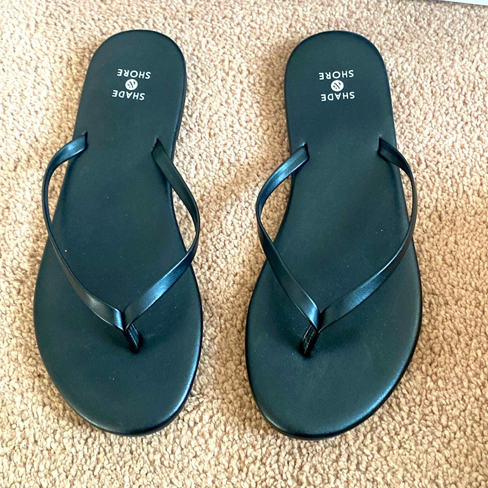 Brand new never worn womens black flip flops